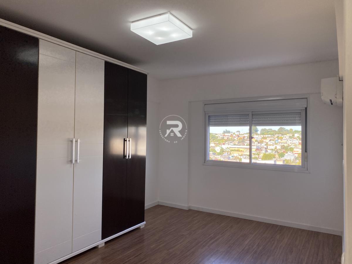 Sute com armrio e ar condicionado