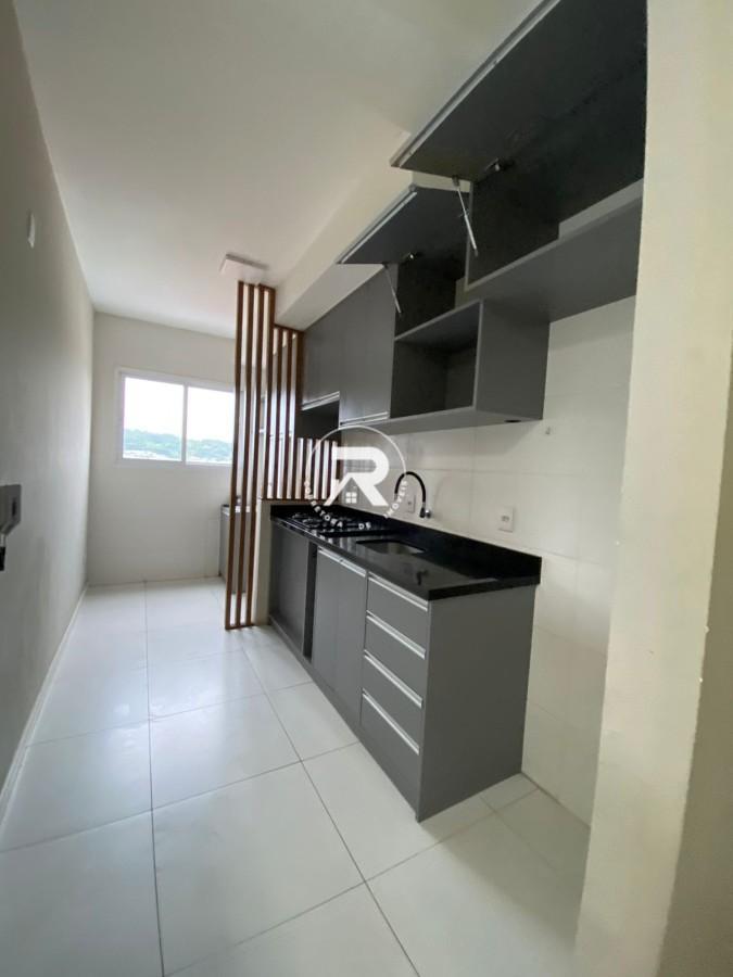 Cozinha completa com móveis sob medida